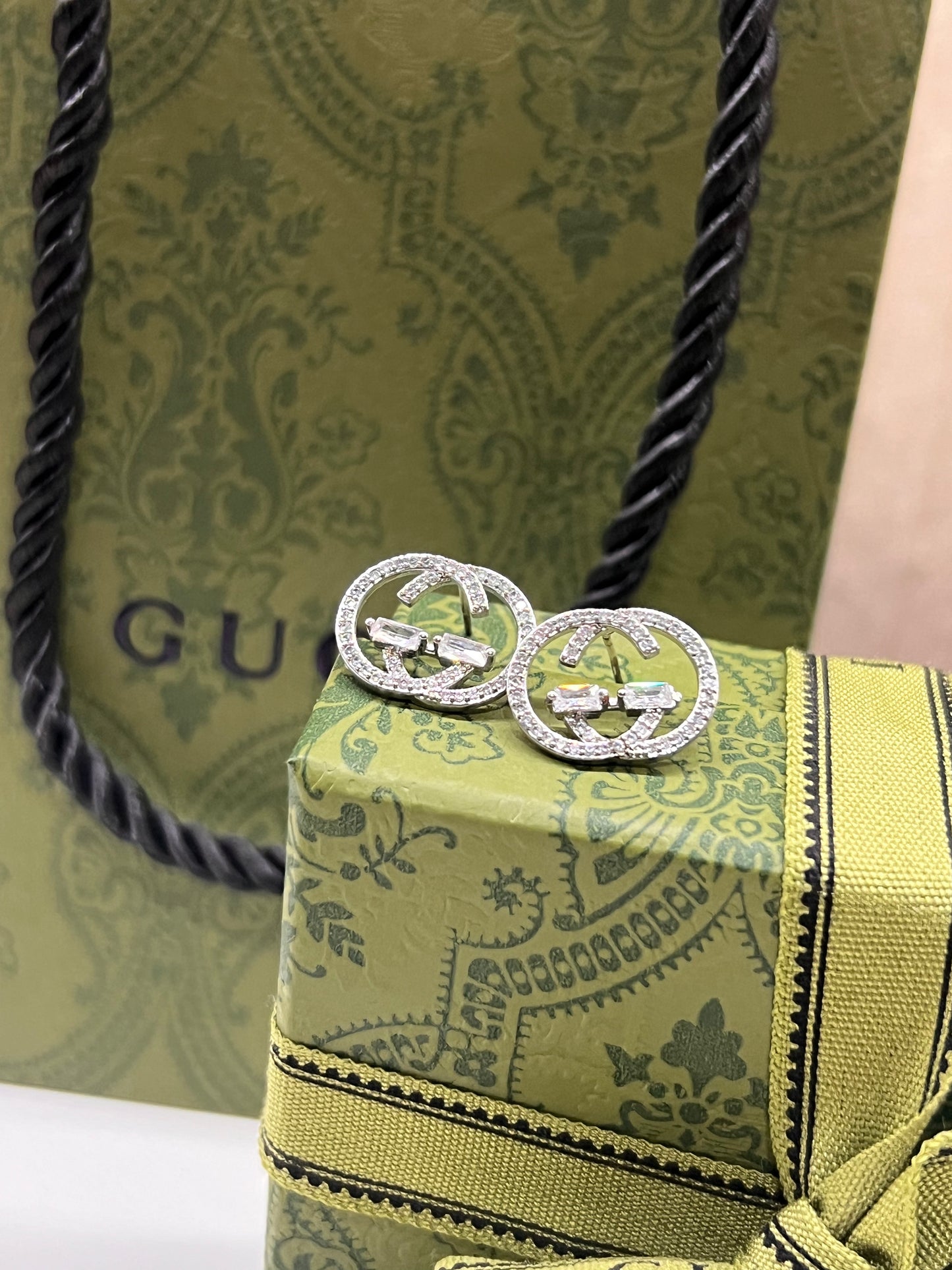 Aretes Gucci Encontrados