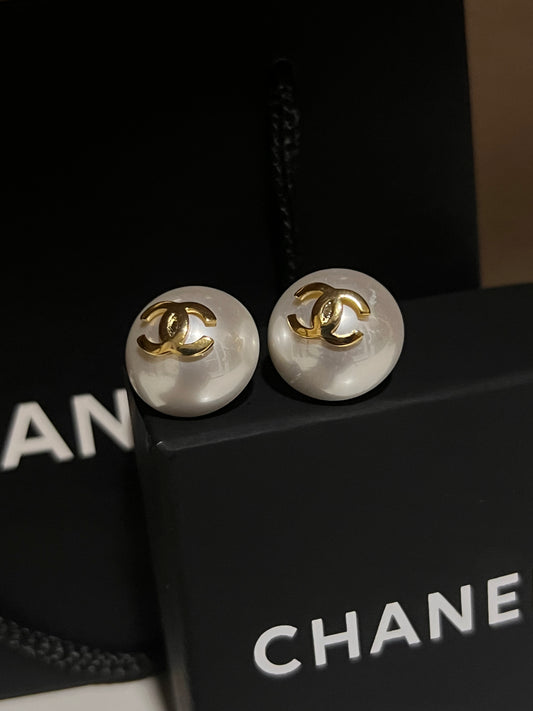 Arete Chanel De Perla Con Logo