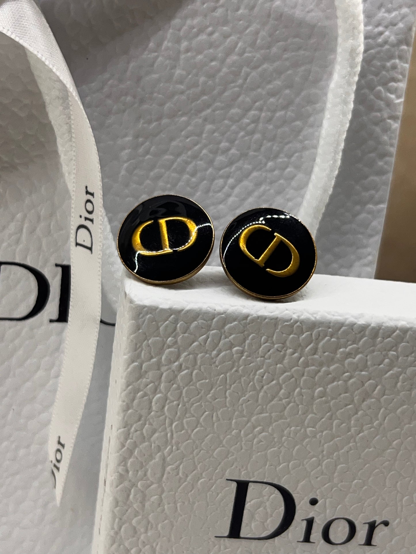 Arete Dior En Circulo Negro