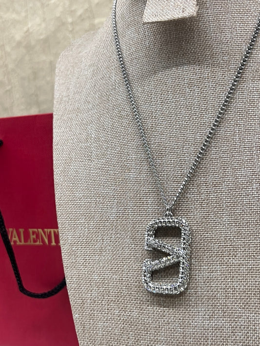 Cadena Valentino Logo Med V