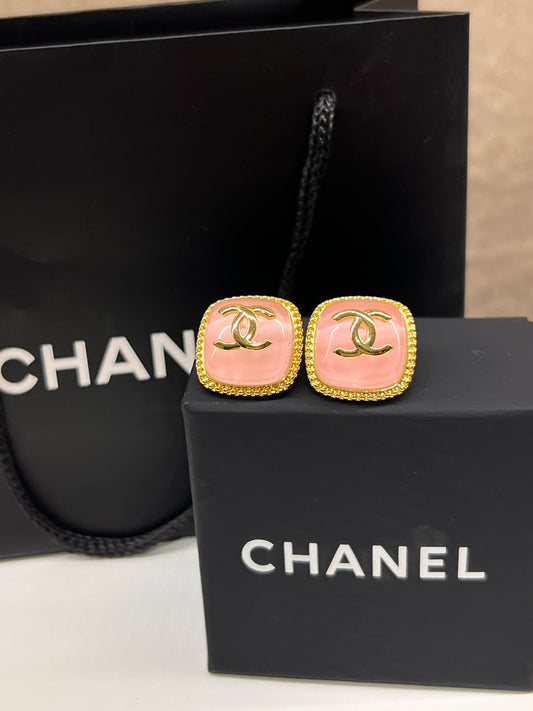 Arete Chanel Cuadrado C/Logo
