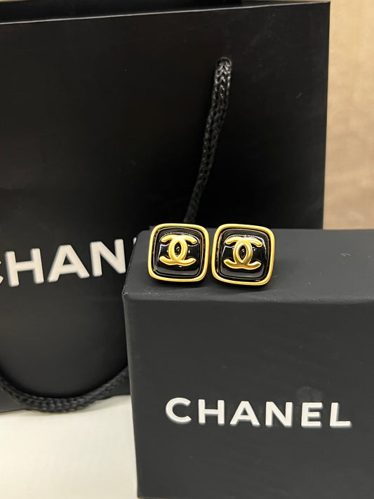 Arete Chanel Cuadrado Mate