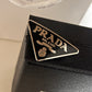 Broche Prada Clasico Chico