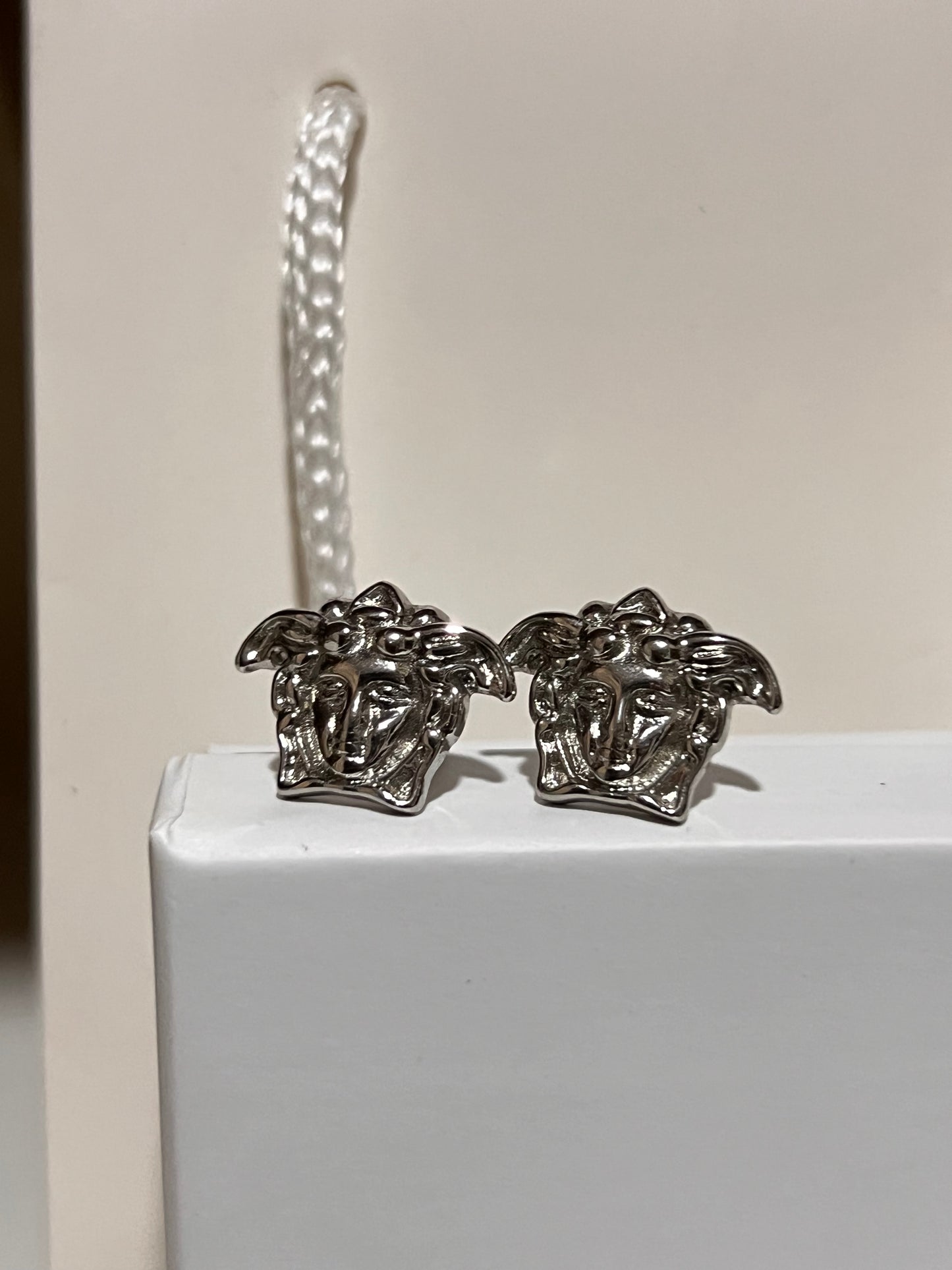 Aretes Versace Clasico