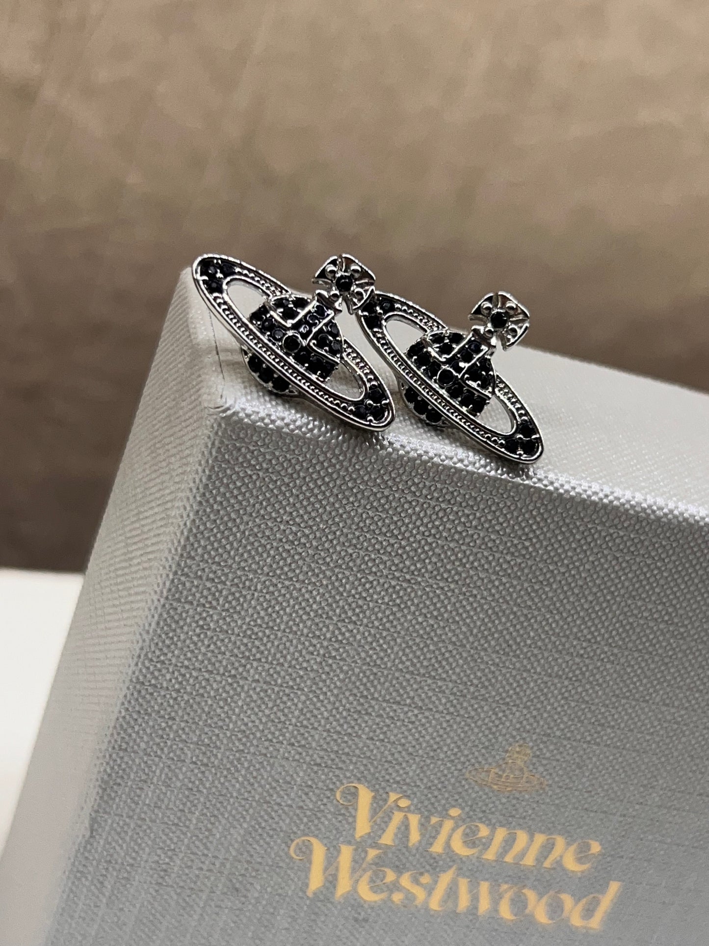 Aretes Vivianne Westwood Clasico