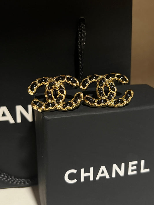 Arete Chanel De Logo Trenzado Negro