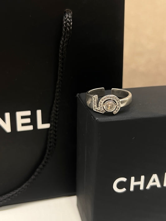 Anillo Chanel Num 5. Sencillo