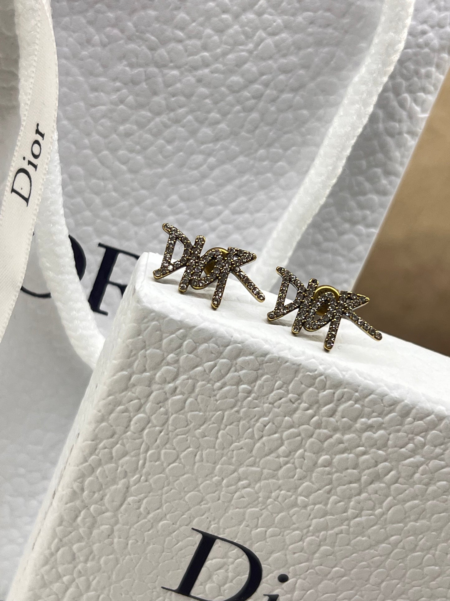 Arete Dior Con Letras New